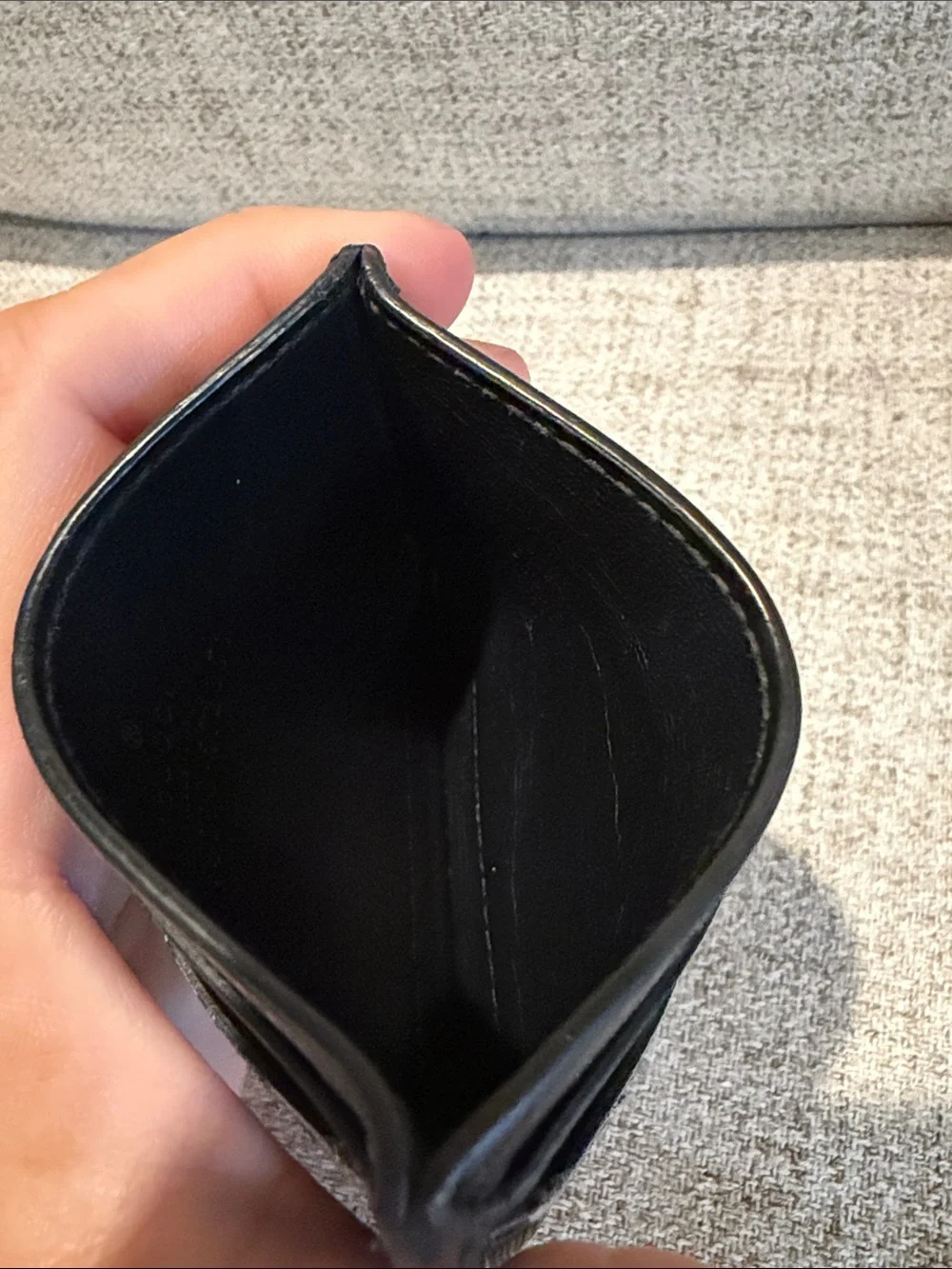 Gucci Tiger card holder-used-distressed exterior